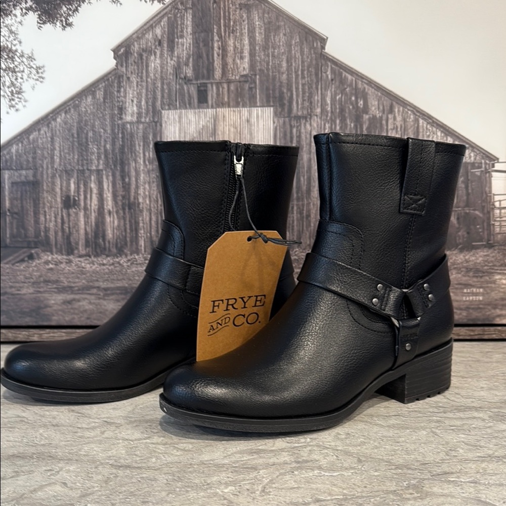 FRYE AND CO. Black Ankle Boots